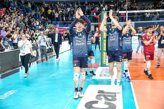 石川祐希 19得点で劇的勝利に貢献 SNS更新しコメント続々