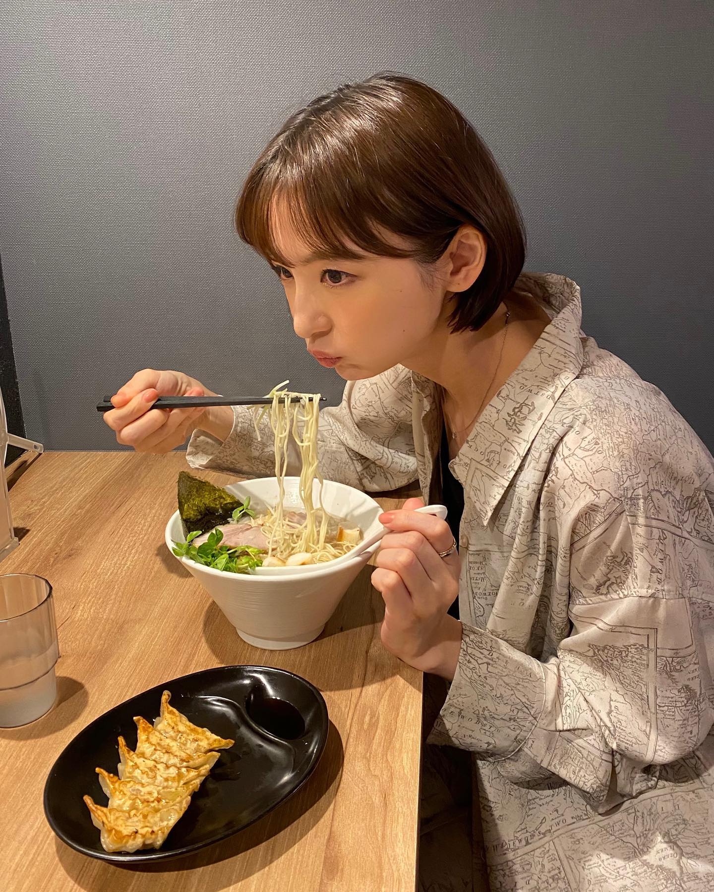篠田麻里子さん 地元福岡でのラーメンショットに「バリかわいか〜♪」の声