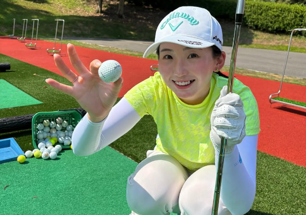 美女ゴルファー、"おっきくなっちゃった・ショット"を披露！ファン驚愕