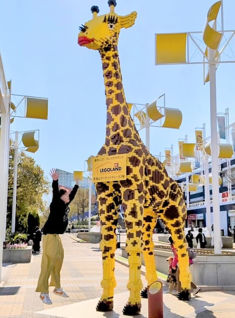 「胴体の接合部バグってないこれ？」松丸亮吾の写真がおもしろ写真に？