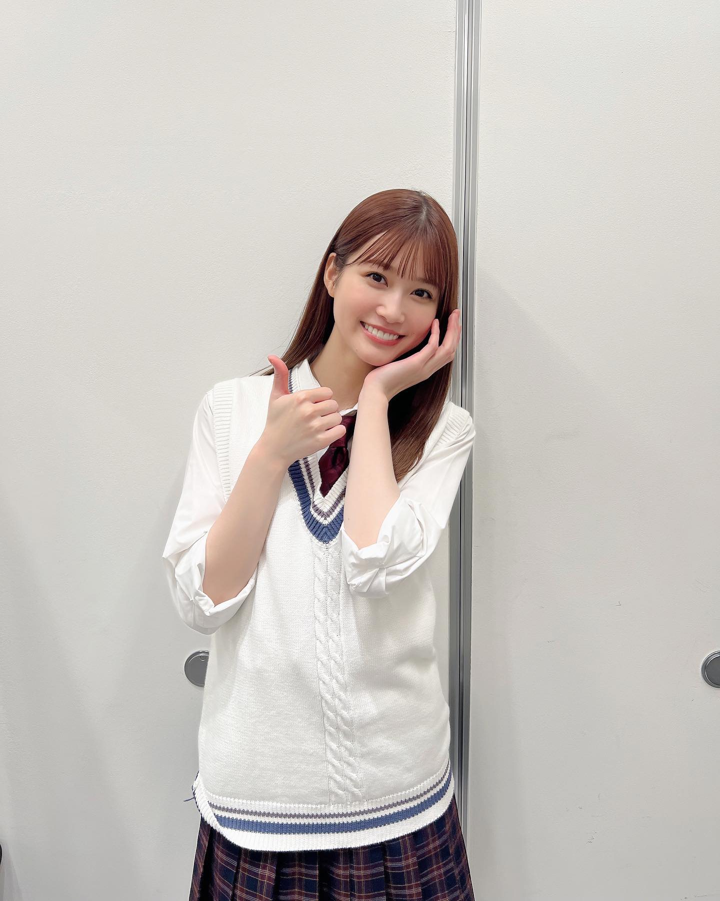 まだまだJKいけちゃう!?🍊めるるの可愛すぎる制服姿に「ビジュ爆発しすぎてる！！」📸💓