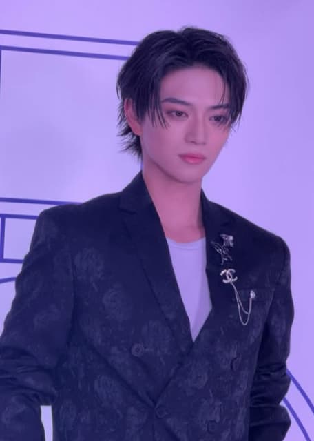 歓喜の嵐！俳優・岩瀬洋志のオフショットに大興奮のファン続出！