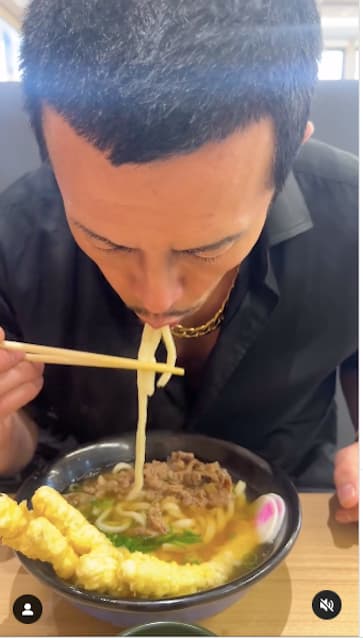 伊藤英明がロケ地のうどんを堪能「麺が柔らかくてとても美味しかった〜」