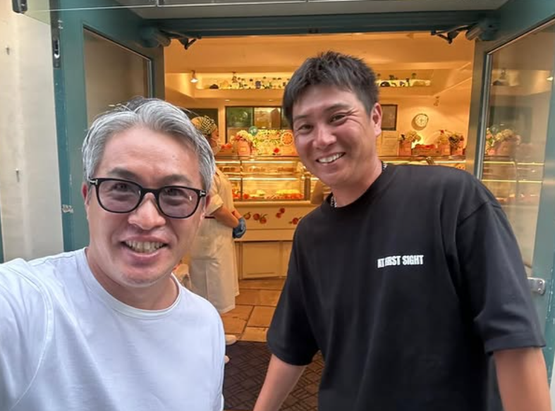 元ヤクルト＆MLB右腕・五十嵐亮太、洋菓子店前で偶然再会