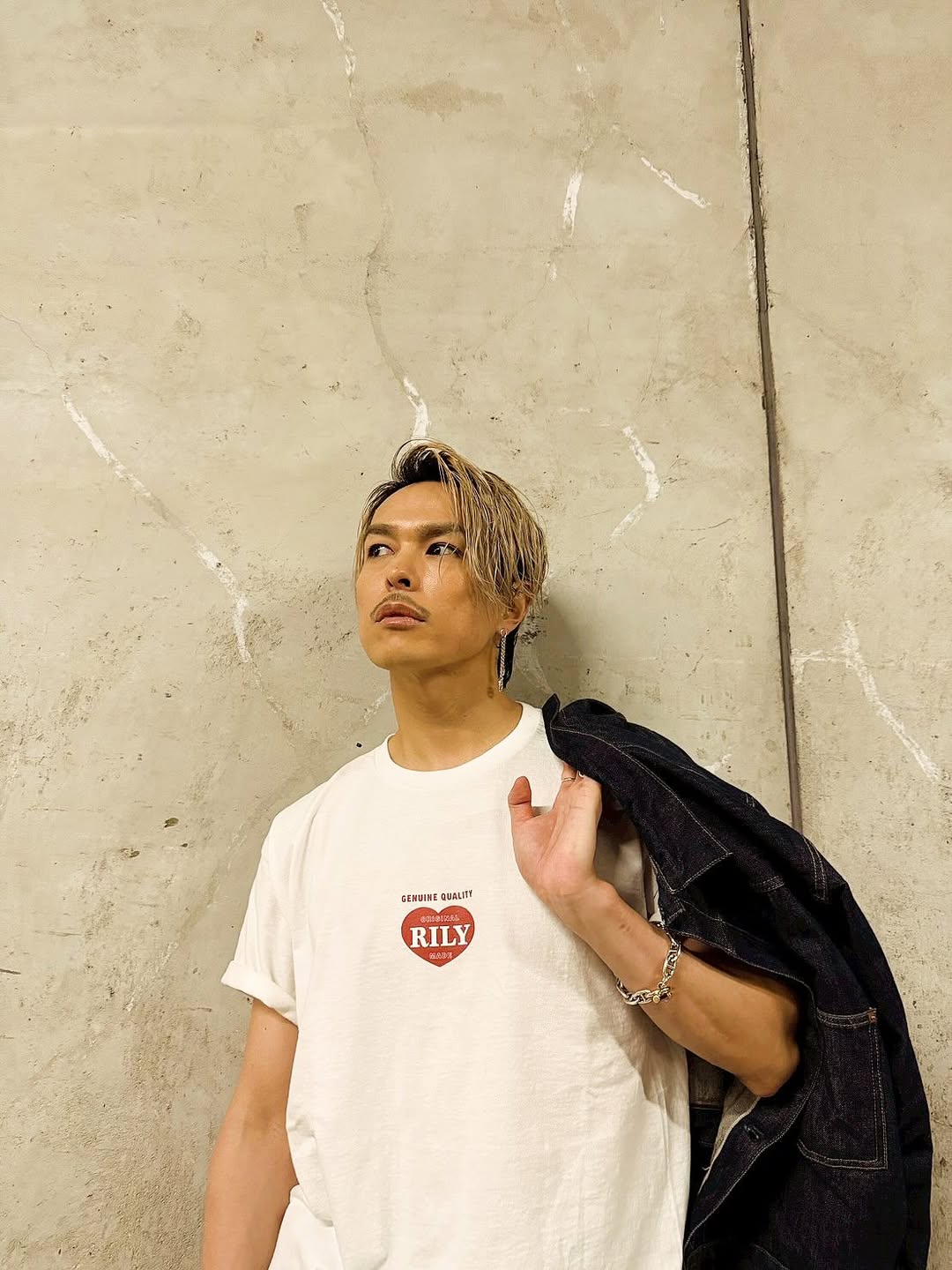 リラックスしててもハイセンス！三代目・今市隆二がプロデュースするブランドTシャツを身に着けてツアー終了を報告