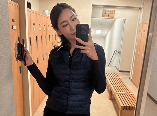 「ナイススイング！」寿司店の女将を務めるゴルフ美女子、ラウンド中のスイングムービーを披露！ファン歓喜