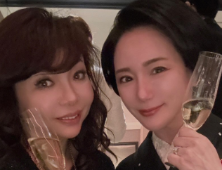 ハイヒール・モモコ、まりこママと再会食事！「エミズ周年で盛り上がり」自宅被害のYouTube配信も話題に