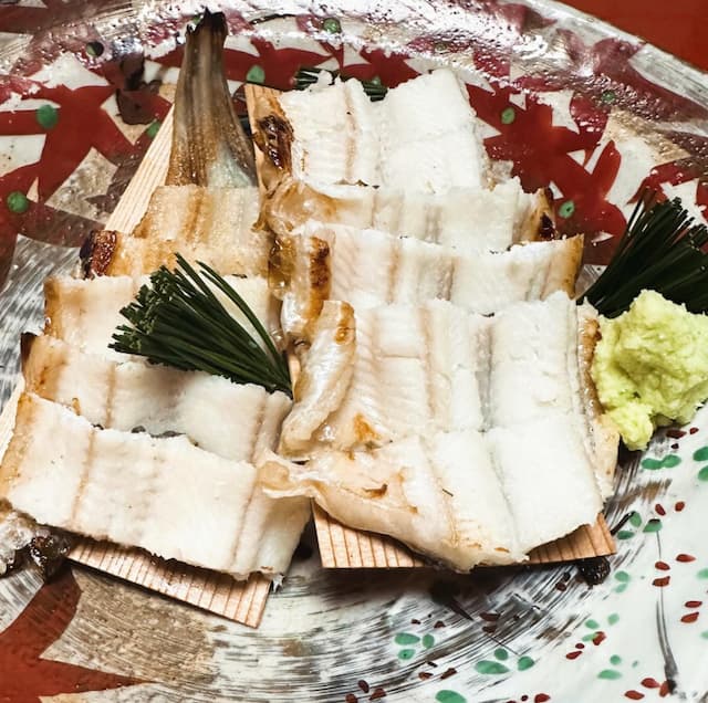 「綺麗でケーキに見えちゃいました」有吉弘行、あの魚料理を激写！