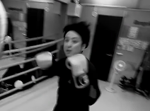 上地雄輔、生放送前のトレーニングを報告 「今日もガンバンベ🔥」