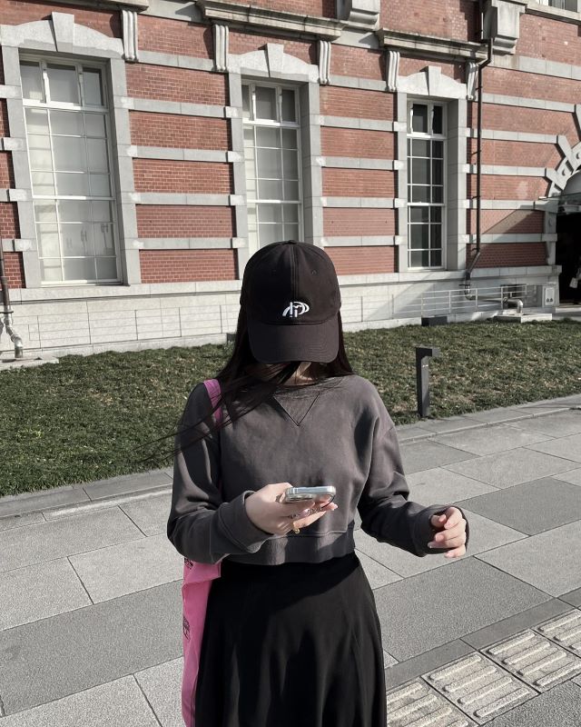 大園桃子、東京駅お散歩コーデ公開にファン歓喜