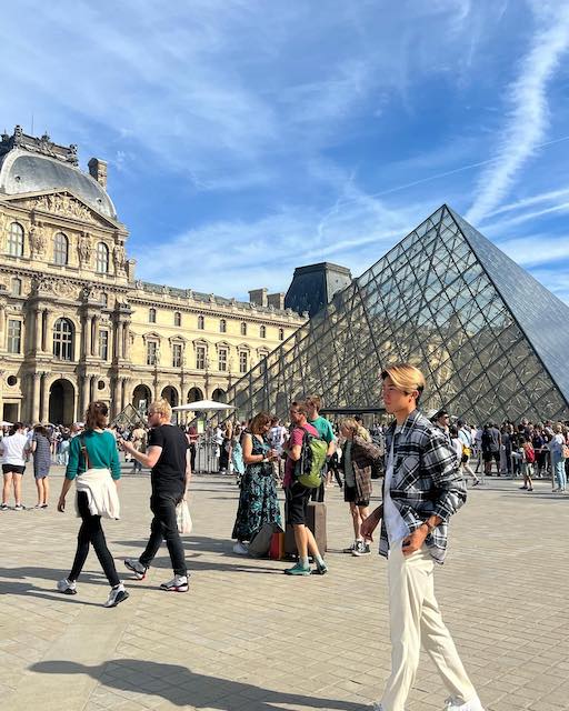 中村敬斗がパリでのオフショットを投稿！日本代表のチームメートたちもコメントを寄せる⚽️