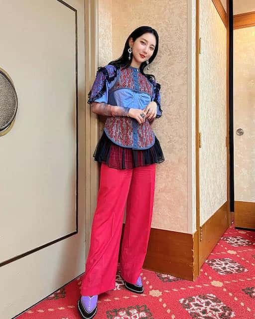 幽霊役を怪演で話題のファーストサマーウイカが最新ショットを公開👻