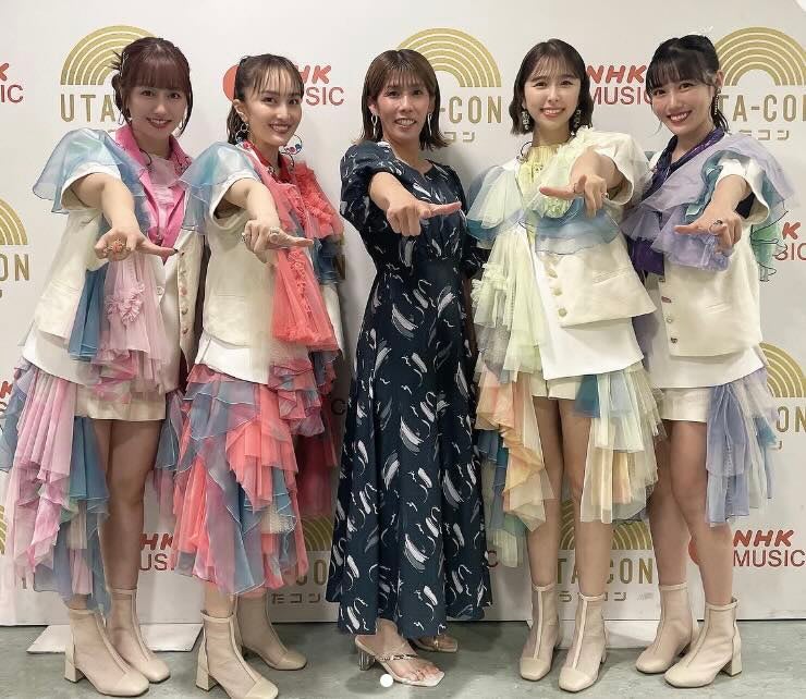 吉田沙保里がももいろクローバーZや純烈との豪華コラボショットを公開！