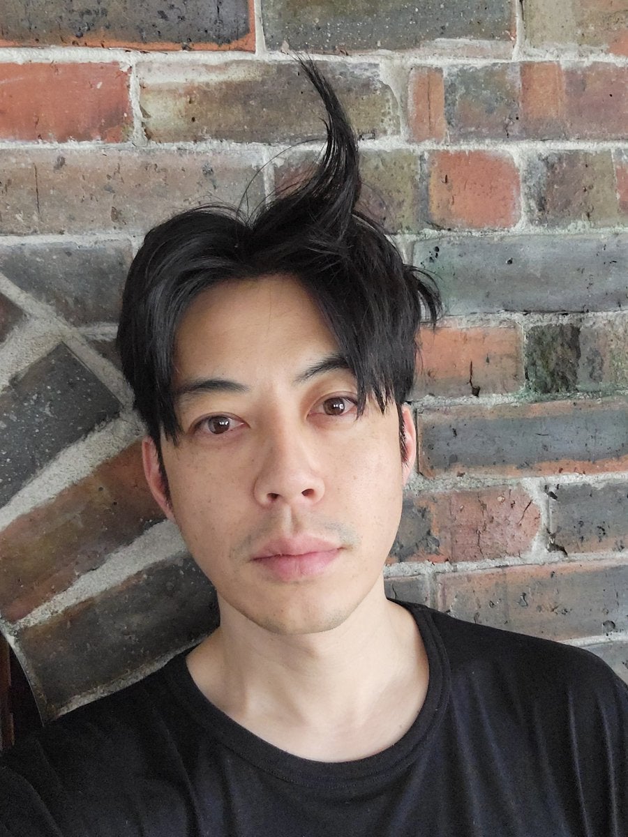 キングコング西野亮廣、「寄生獣ミギー」を発見⁉︎ 思わず笑ってしまう自撮りが話題に