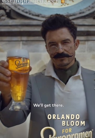 あの名作にも登場しているハリウッド俳優がビールを片手に乾杯