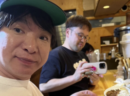 「これは飯テロすぎる！」濱口優が“秘密基地カレー”でファンの食欲直撃！