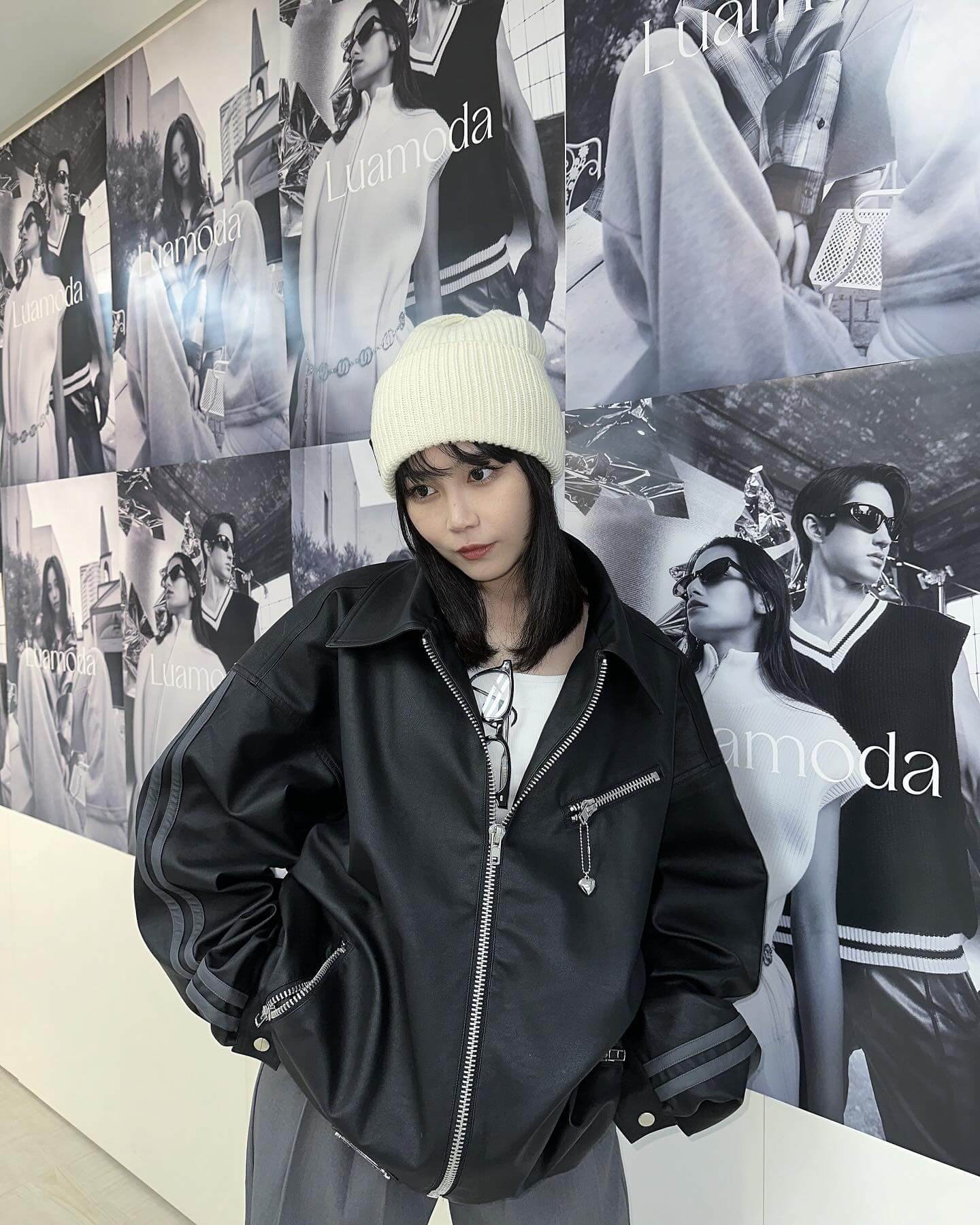 鷲尾伶菜、Luamoda展示会を訪れたことを報告！白いニット帽姿が可愛すぎる！