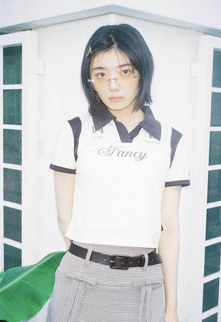 夏服姿のオフショットを公開！櫻坂46藤吉夏鈴