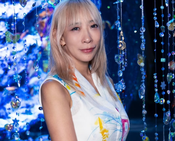 幻想空間に酔いしれる…蜷川実花が神戸アトアで新作展示「共鳴するアクアリウム」