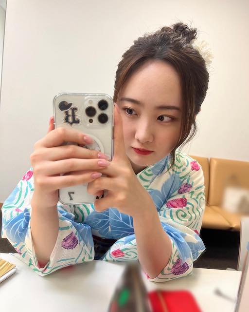 本田望結 浴衣姿を公開😳💖自撮りショットが美しすぎると話題に🌟