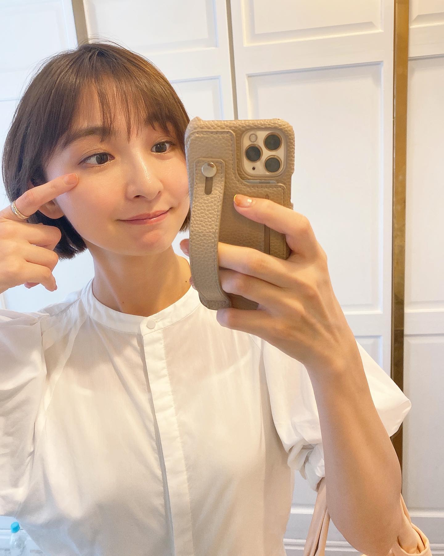 篠田麻里子さんの最新キラキラメイク姿に「女神様」の声