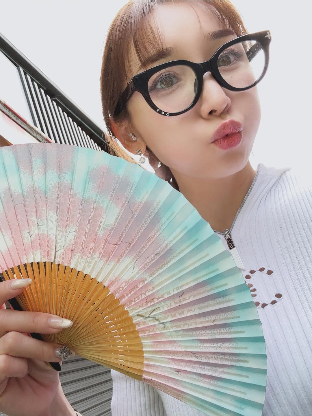 「実家に帰ったんですか？」元国民的アイドル、週末は風情のあるあの場所でグルメを大満喫！