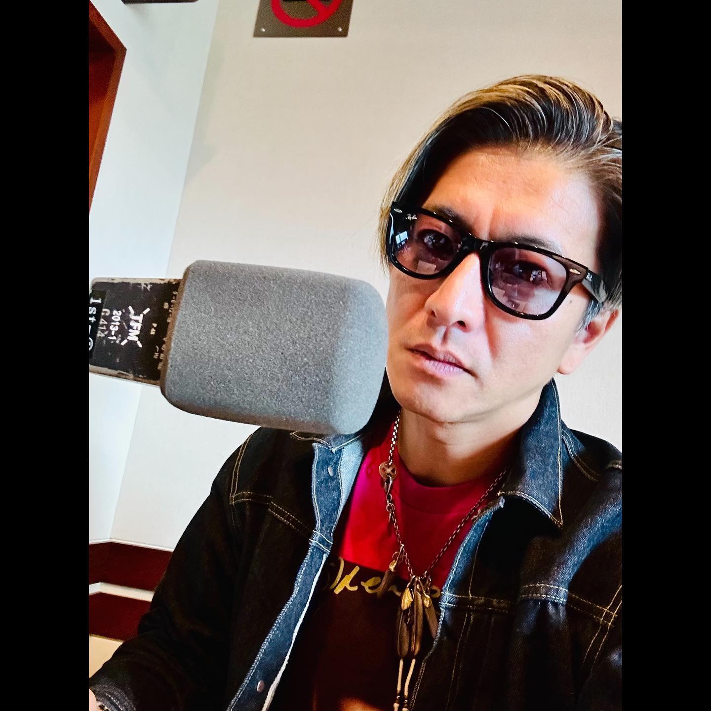木村拓哉、クールなサングラスショット披露📸✨「ラジオ収録へ！」