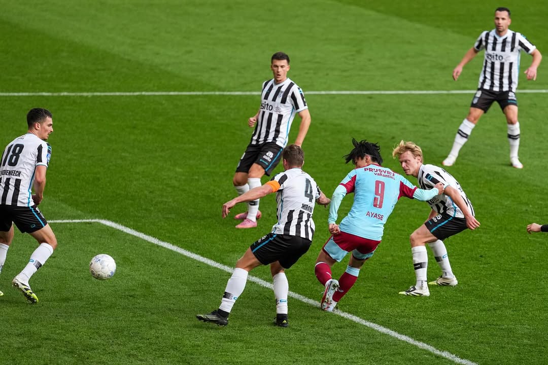 止まらない背番号9　上田綺世、欧州で輝くハットトリック