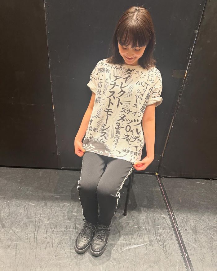 『ブラックペアン』出演の人気女優、ドラマ愛溢れるTシャツで稽古に？！
