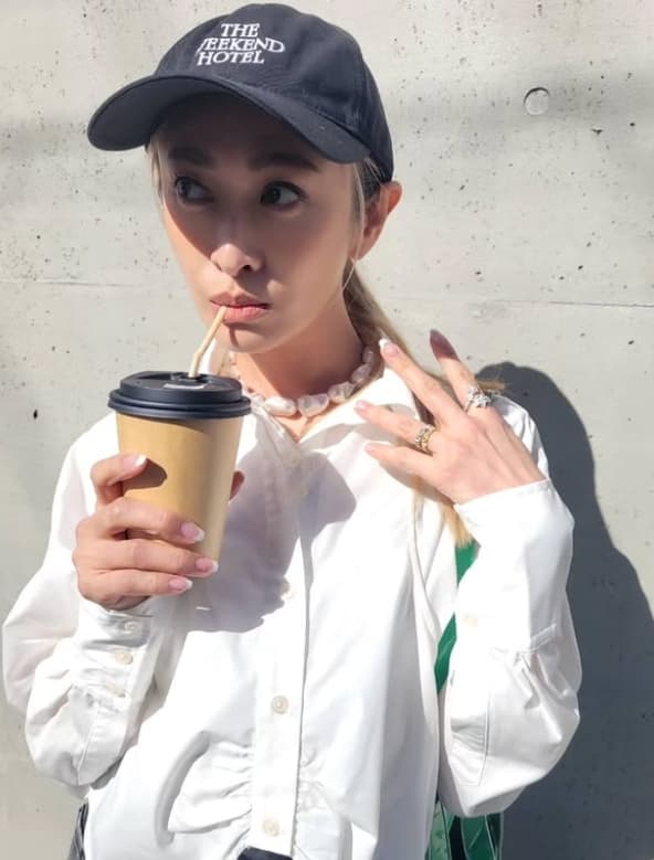 「キマりすぎですよ！！」山田優のカフェラテを満喫する姿が話題