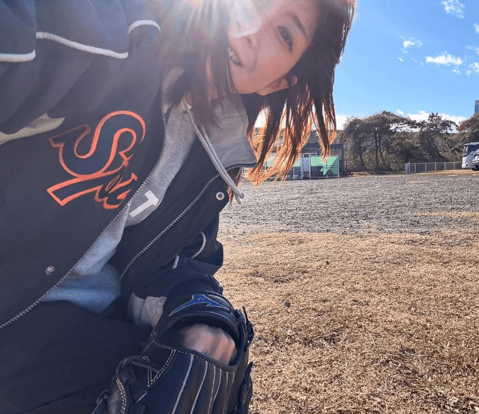 元・朝ズバッ！の美魔女アナウンサー「1番ヤバい、ライト行ってきまーす！」”少年野球の母モード”ピンチ到来か!?