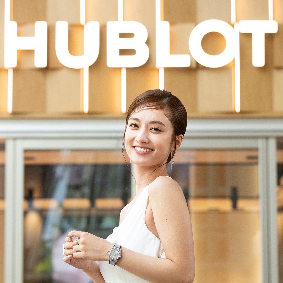 谷まりあさんのドレス姿が大反響!!可愛すぎて「一回気絶してきまーす❤️」