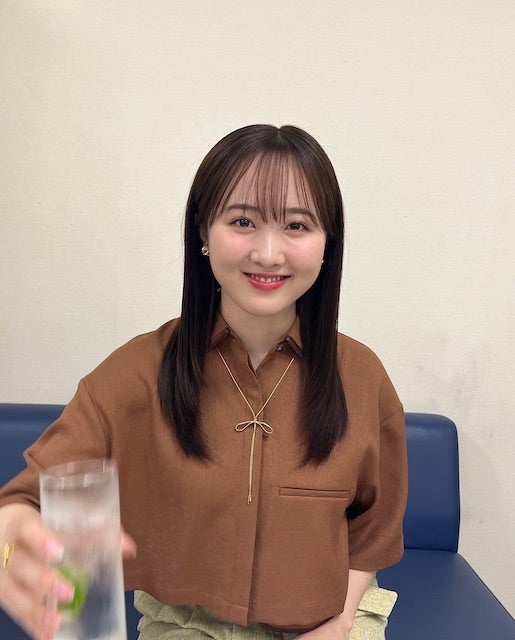 「一緒に飲めたら絶対に楽しい」大人気女優のお酒を飲む姿が可愛すぎると話題に