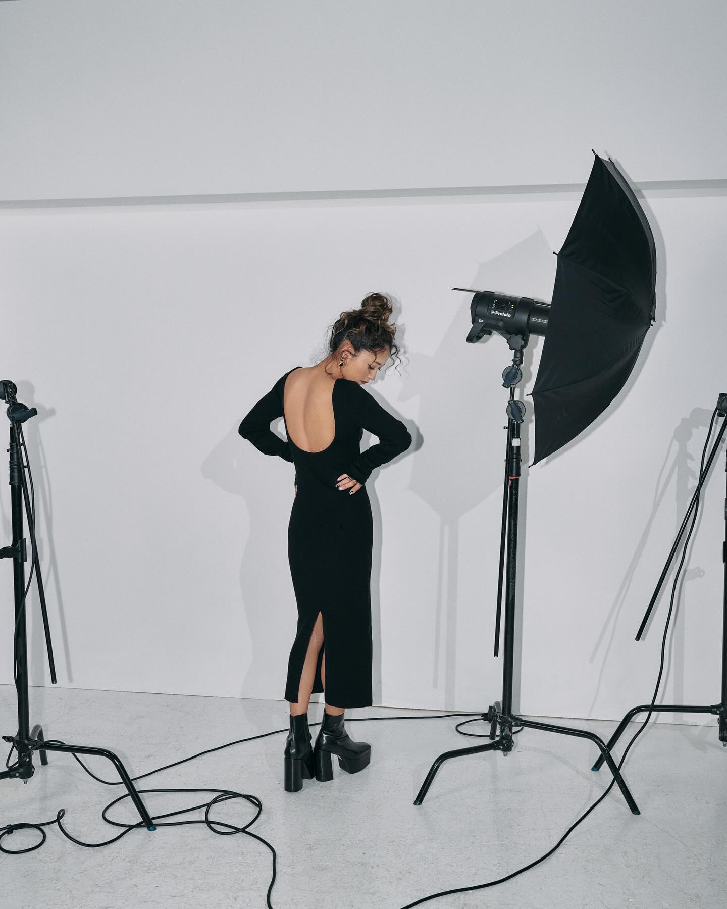 さすがモデル🤩みちょぱの背中が美しすぎる✨💖