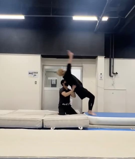 大家志津香、バク転練習を開始！目標達成に向けて奮闘中