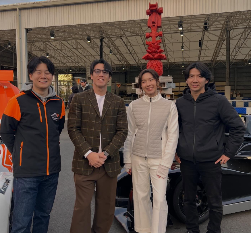 重信慎之介、EVカートサーキットを訪問 個性的な車に囲まれ「興味深いイベント」