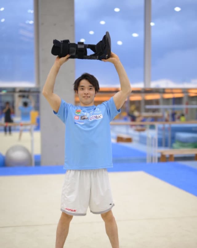 杉野正尭が最新ショットを披露「ついに装具が外れました」