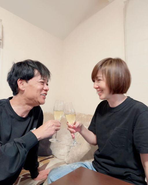 56歳誕生日の名倉潤、元大人気アイドル妻との「笑顔で見つめ合い乾杯」ショットに祝福の声続々！