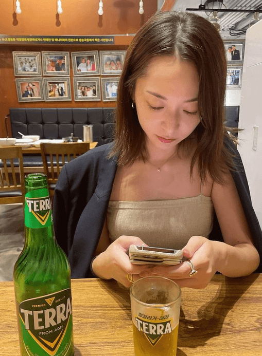 美女スノーボーダー・岩垂かれんの”モデル並みハイビジュショット”が話題！大御所歌手の楽曲を聴きナイトフライト