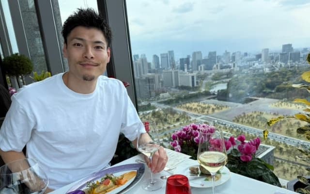 男子バレー・髙橋健太郎が妻とランチへ「ちょっと贅沢をしてきました」