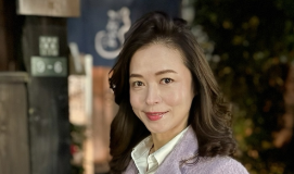 「雰囲気ありすぎ…！」横山めぐみ、渋い名店でのオフショットにファンもうっとり