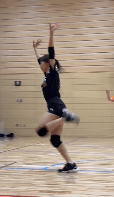 「アウト誤魔化しがち」はまのあんず、バレー中のお茶目ムーブにファンもクスクス