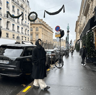 賀来賢人、オフショット公開に「絵になるわー」