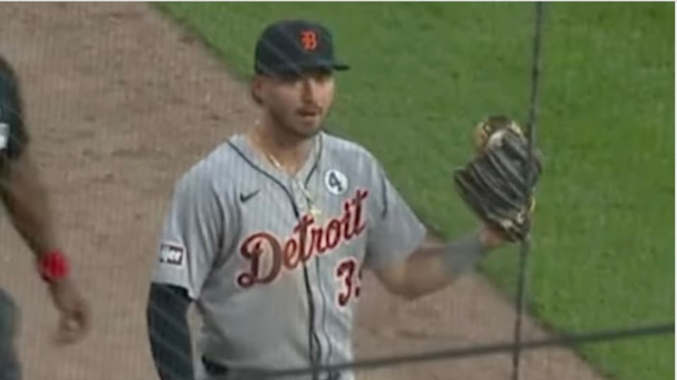 マッキンストリー自身も唖然！MLB、味方の落球をカバーするスーパープレーに場内は熱狂と騒然