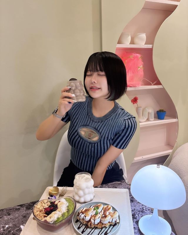 あの有名インフルエンサーの「おいしすぎー！」顔が可愛すぎると話題に