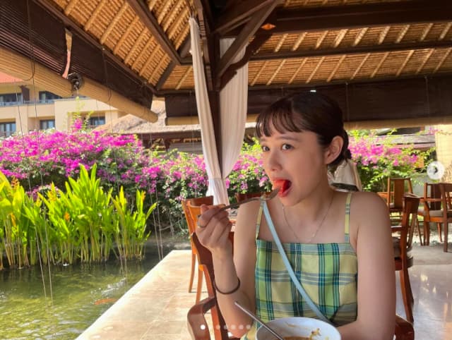 堀田真由「笑顔でパクッ！」頬張る姿に「可愛すぎ」の声