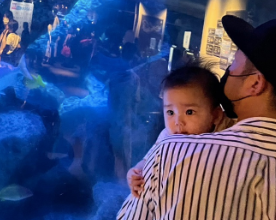 だいたひかるさんの長男、可愛すぎる顔出しショット公開🌟抱きかかえる夫の姿も💓