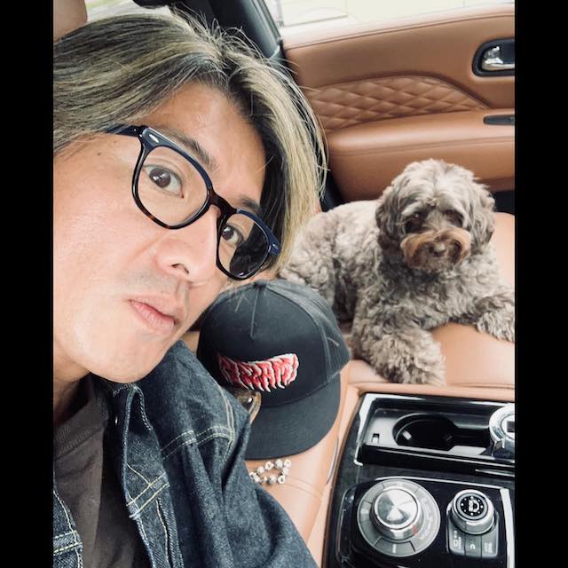 木村拓哉が愛犬とのツーショットを公開🐶💕一緒にドライブ⁉️🚗