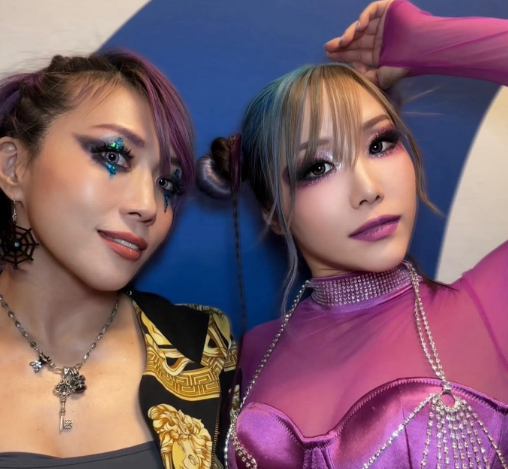 プロレス ASUKAが華麗なジャケット姿を披露！WWE女王の圧倒的オーラにファン熱狂