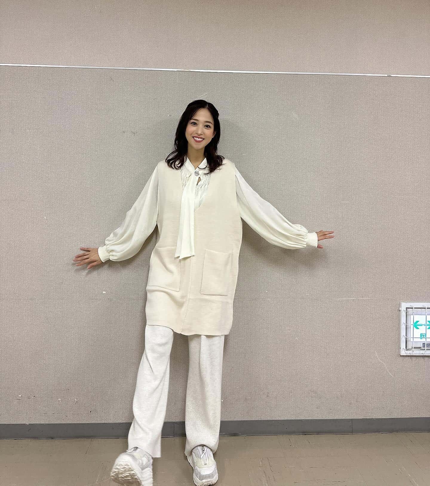 「スタイル良すぎ💕」鷲見玲奈が全身コーデを披露👗